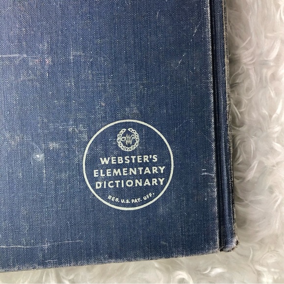 VINTAGE MERRIAM WEBSTER A DICTIONARY FOR BOYS AND GIRLS - Picture 4 of 9